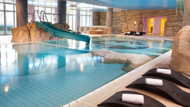 Pool at the Vienna International Dream Castle Hotel