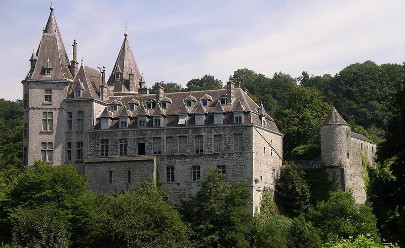 Невероятный замок Дюрбу в Бельгии