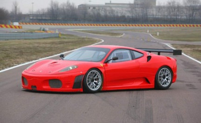 Проведение тест-драйва на гоночной машине Ferrari430 Challenge или Ferrari 430GT по гоночной трассе под Моденой в Италии