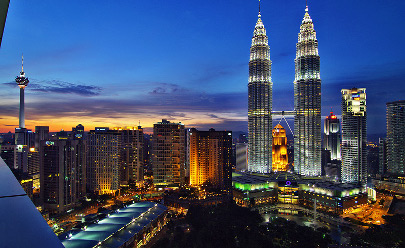 Мегаполис огней с ужином в Малайзии