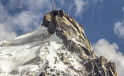 Шамони: вершины Aiguille du midi или Montblanc или ледник Mer de glace в Швейцарии
