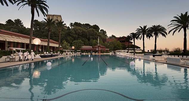 Monte-Carlo Beach Hotel         